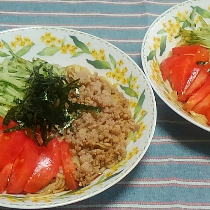 鶏そぼろと夏野菜の冷やし中華＊